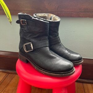 Frye Women's Valerie Black Leather Lined Shearling Biker Boots Booties Sz US 7